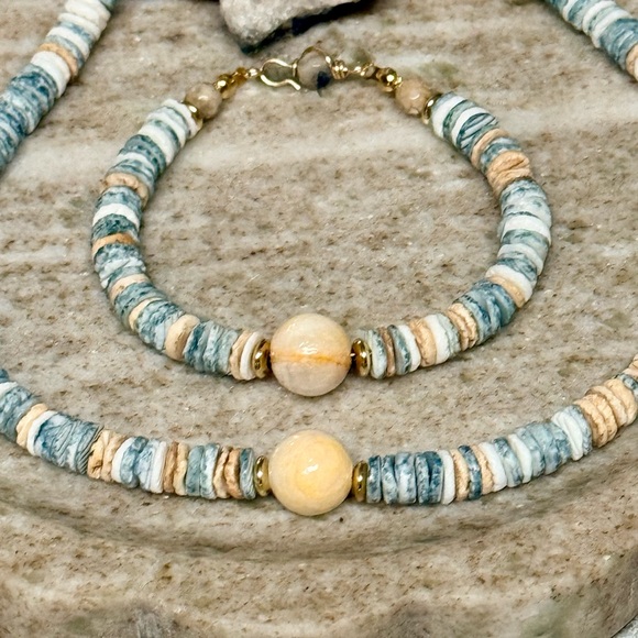 Artisan Shell Heishi With Jade Focal Point Necklace Bracelet Set - Picture 9 of 10